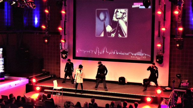 L`ORÈAL - MAYBELLINE ONE BY ONE